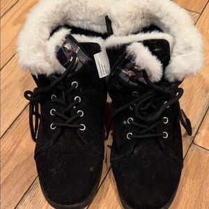 Women's Black Fur-Lined Winter Boots